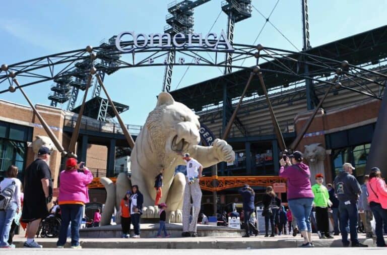 9276024-mlb-cleveland-indians-at-detroit-tigers-850x560